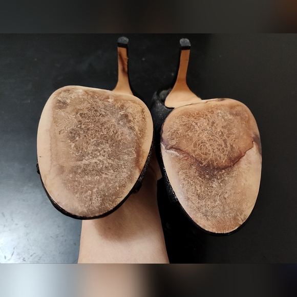 White House Black Market peep toe heels - Picture 5 of 11